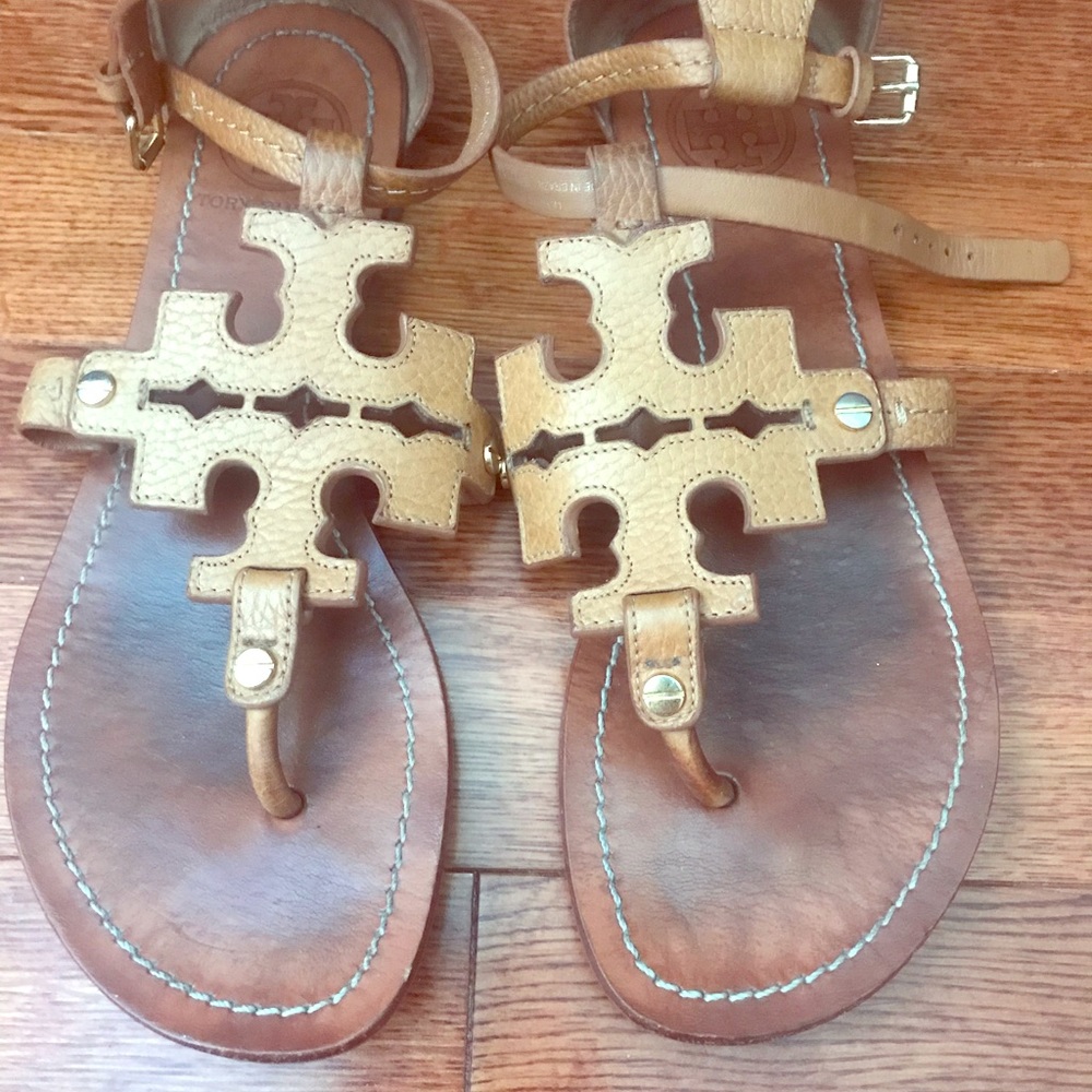 SOLD Tory Burch Phoebe Flat Size 6